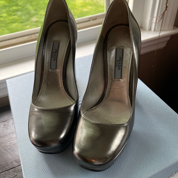 PRADA gunmental pumps - never worn - NIB - Picture 7 of 9